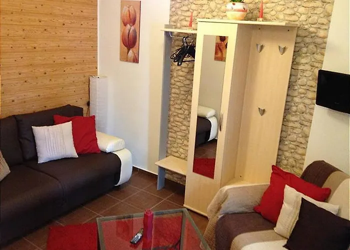 Home- 2 Vilă *